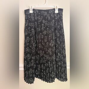 A New Day Pleated Patterned Skirt, size Small